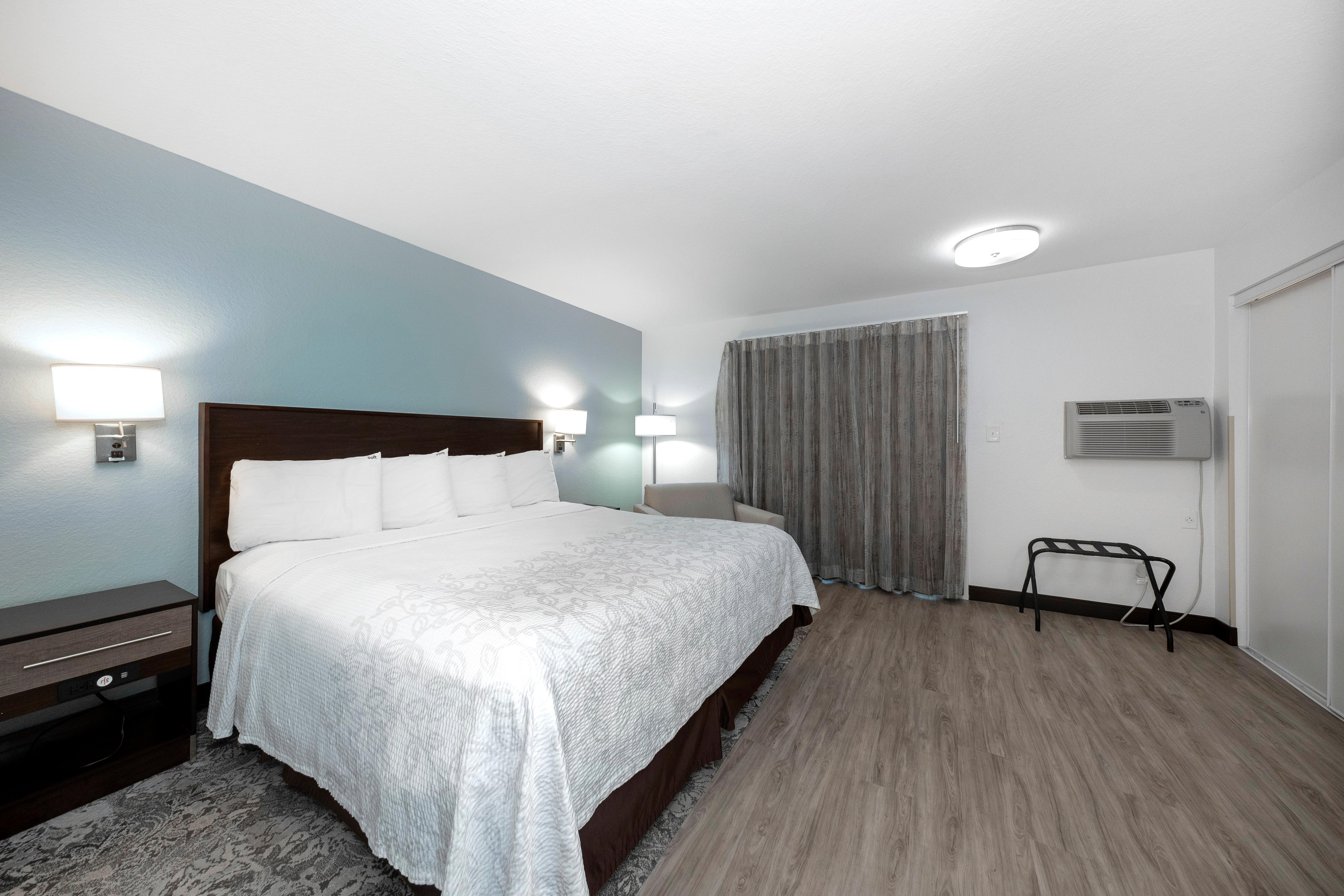 Red Roof Inn Plus+ & Suites Naples Downtown-5Th Ave S Екстер'єр фото