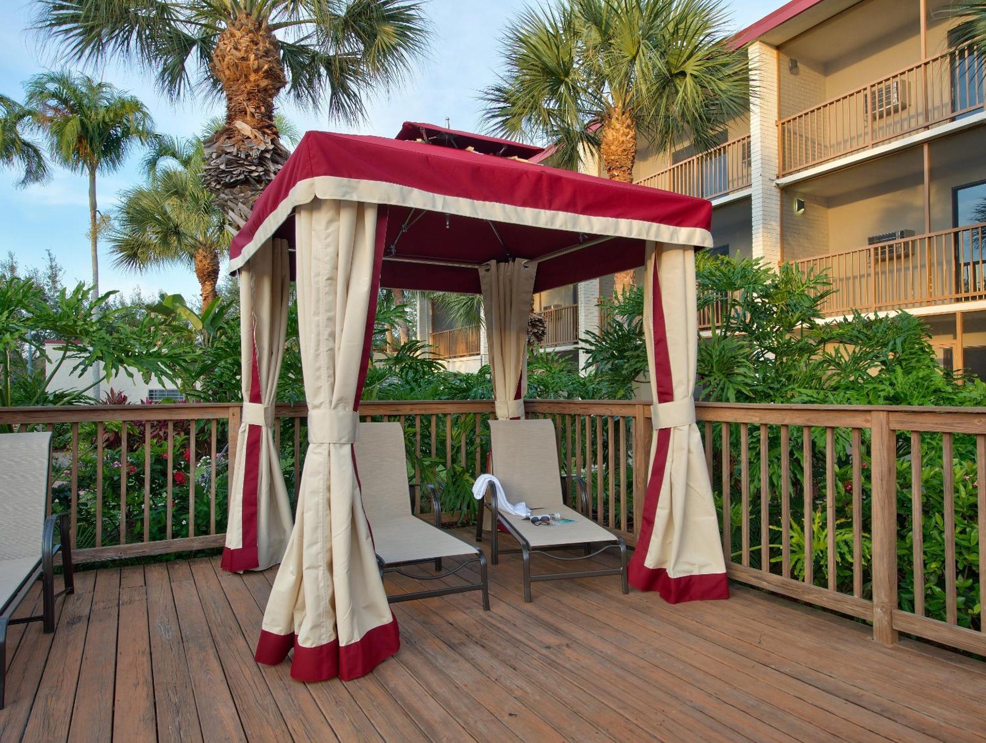 Red Roof Inn Plus+ & Suites Naples Downtown-5Th Ave S Екстер'єр фото