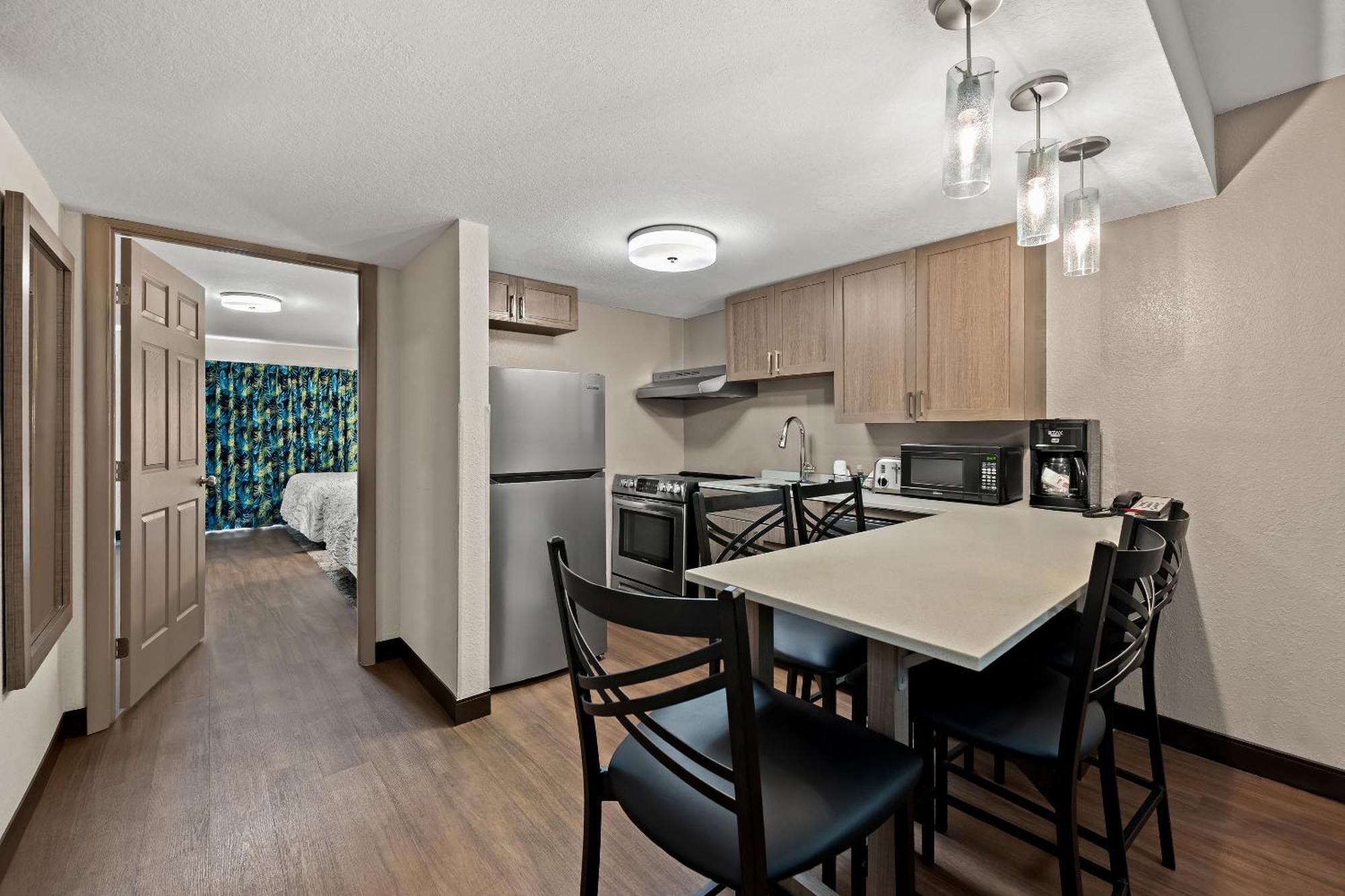 Red Roof Inn Plus+ & Suites Naples Downtown-5Th Ave S Екстер'єр фото