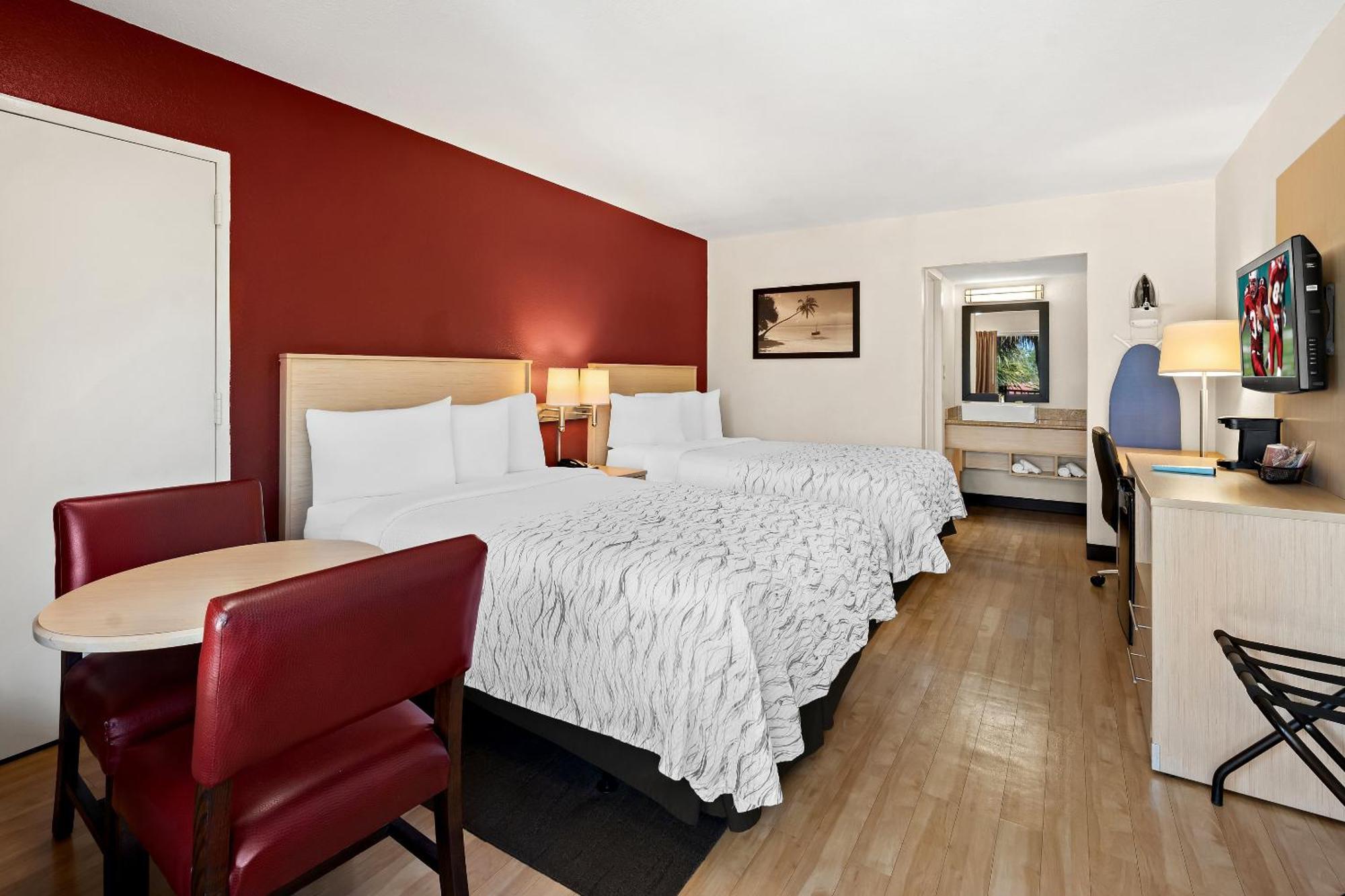 Red Roof Inn Plus+ & Suites Naples Downtown-5Th Ave S Екстер'єр фото