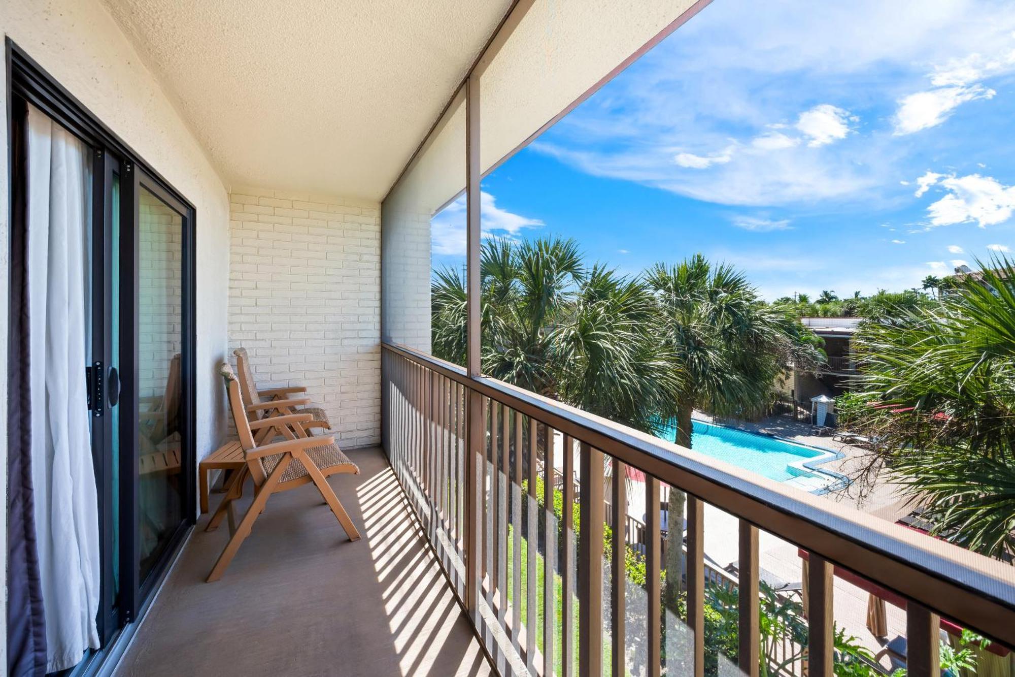 Red Roof Inn Plus+ & Suites Naples Downtown-5Th Ave S Екстер'єр фото