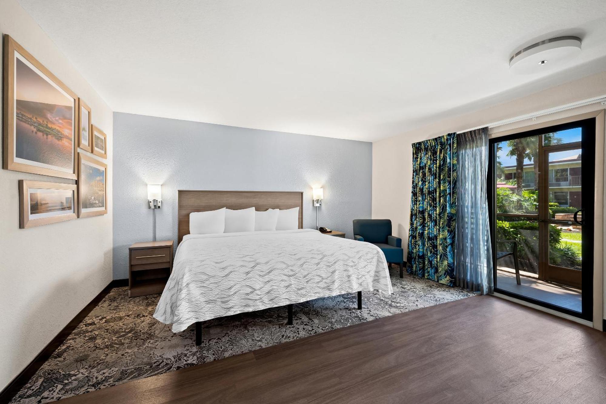 Red Roof Inn Plus+ & Suites Naples Downtown-5Th Ave S Екстер'єр фото